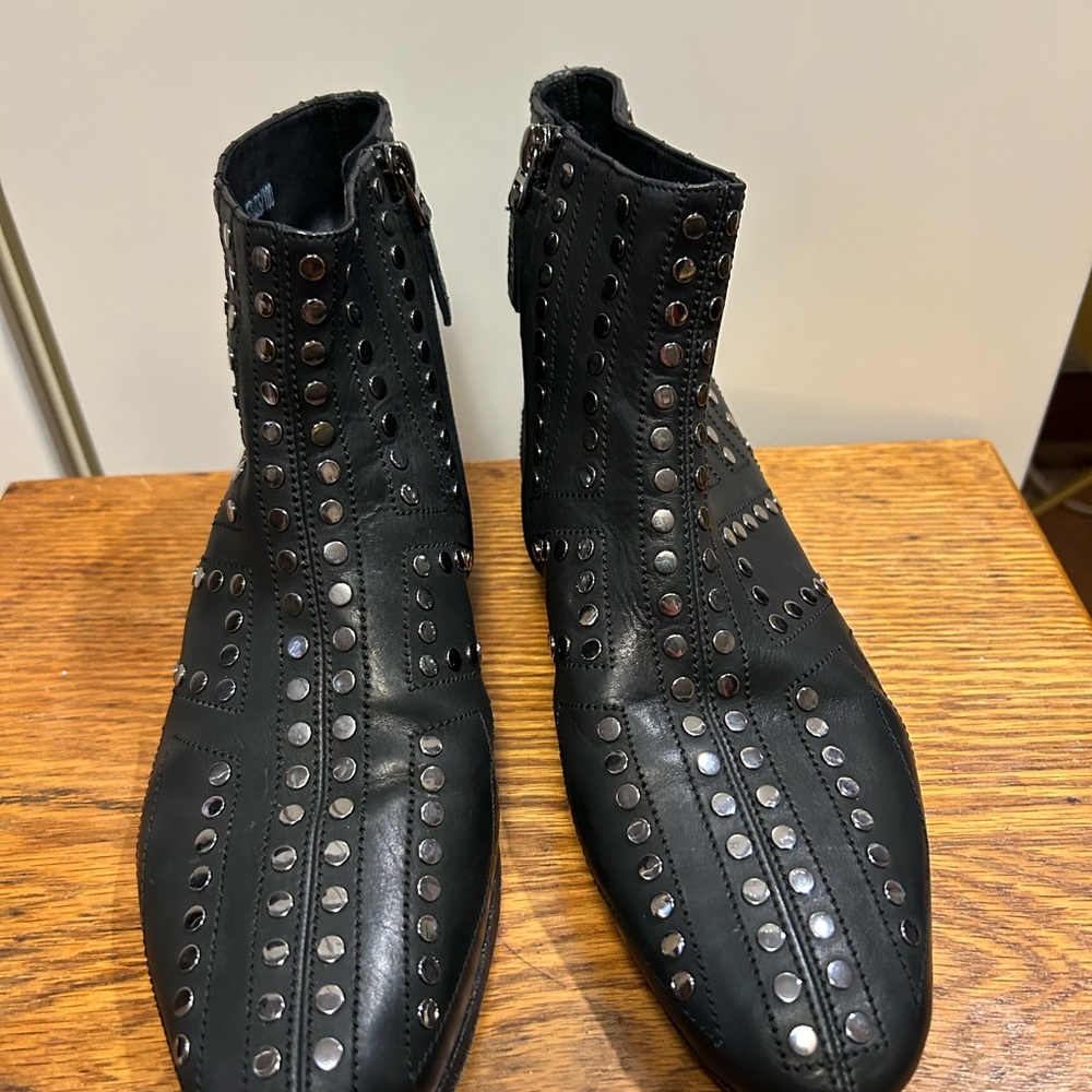 Bally Leather Studded Chelsea Boots. So Stylish And Buttery 37.5 View 2